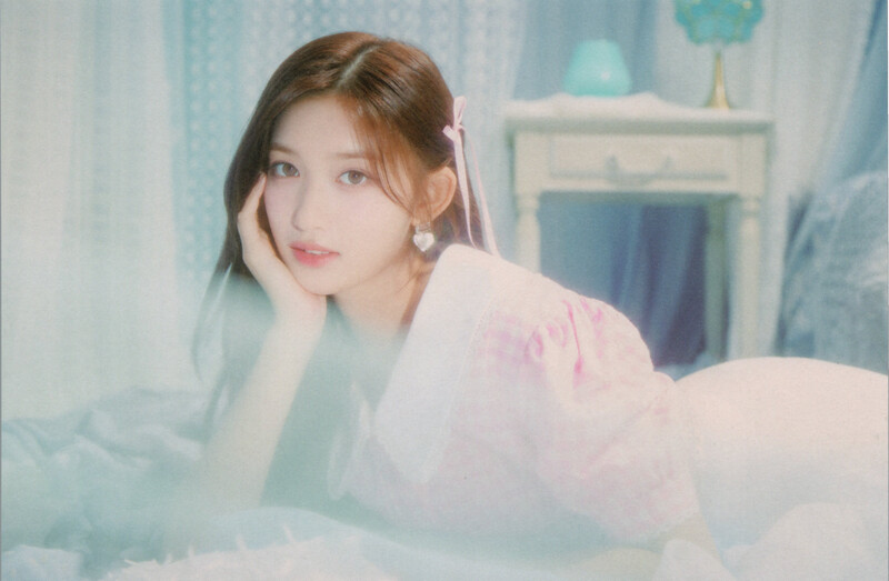 IVE - 2024 Season’s Greetings ‘A Fairy's Wish’ (Scans) documents 13