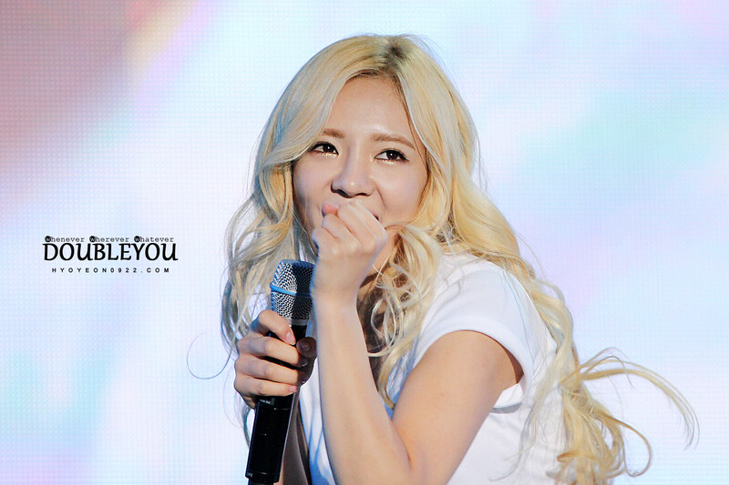 121007 Girls' Generation Hyoyeon at Gangnam Festival documents 27