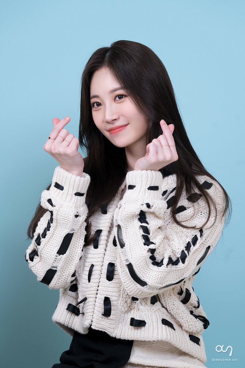 220218 Awesome Ent Naver Post - Kim Yura documents 22