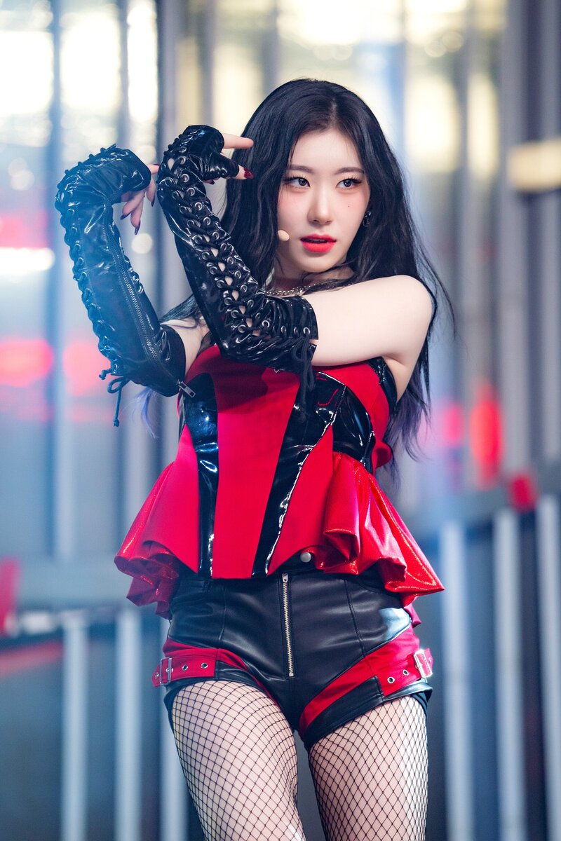 240114 - ITZY 'UNTOUCHABLE' at Inkigayo documents 7