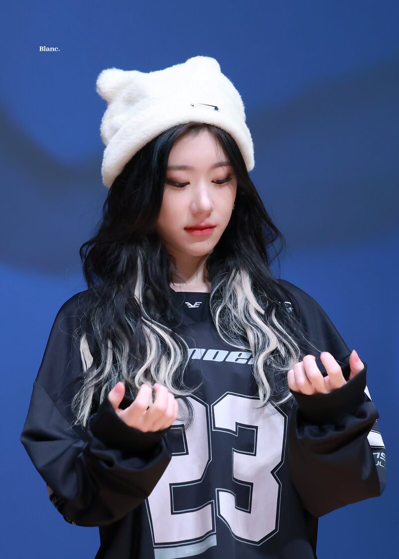 240128 ITZY Chaeryeong at Fansign Event documents 3