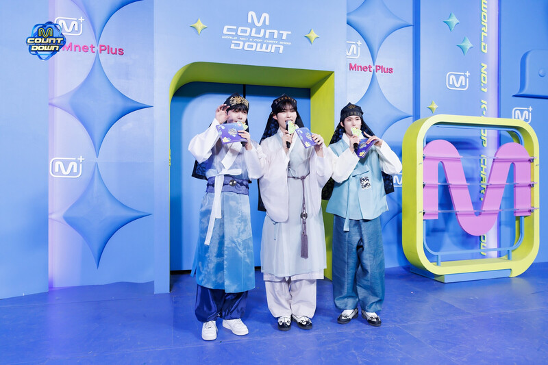 240208 MC Hanbin, Jaehyun and Sohee at M Countdown documents 8