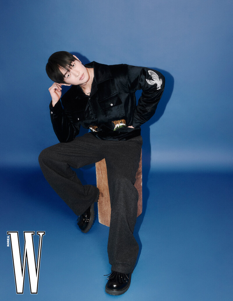 SHINee Onew for W Korea | Septembre 2024 Issue documents 2