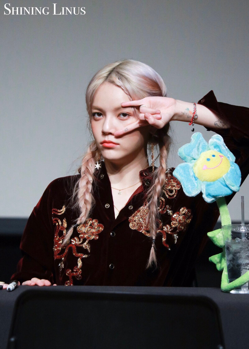 191207 AOA Jimin at 'NEW MOON' Fansign documents 1