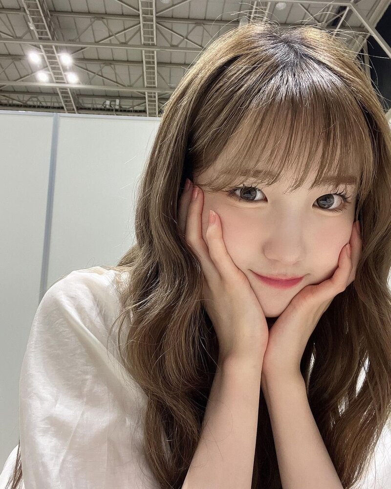 230509 Hitomi Instagram Update + With Nako documents 3