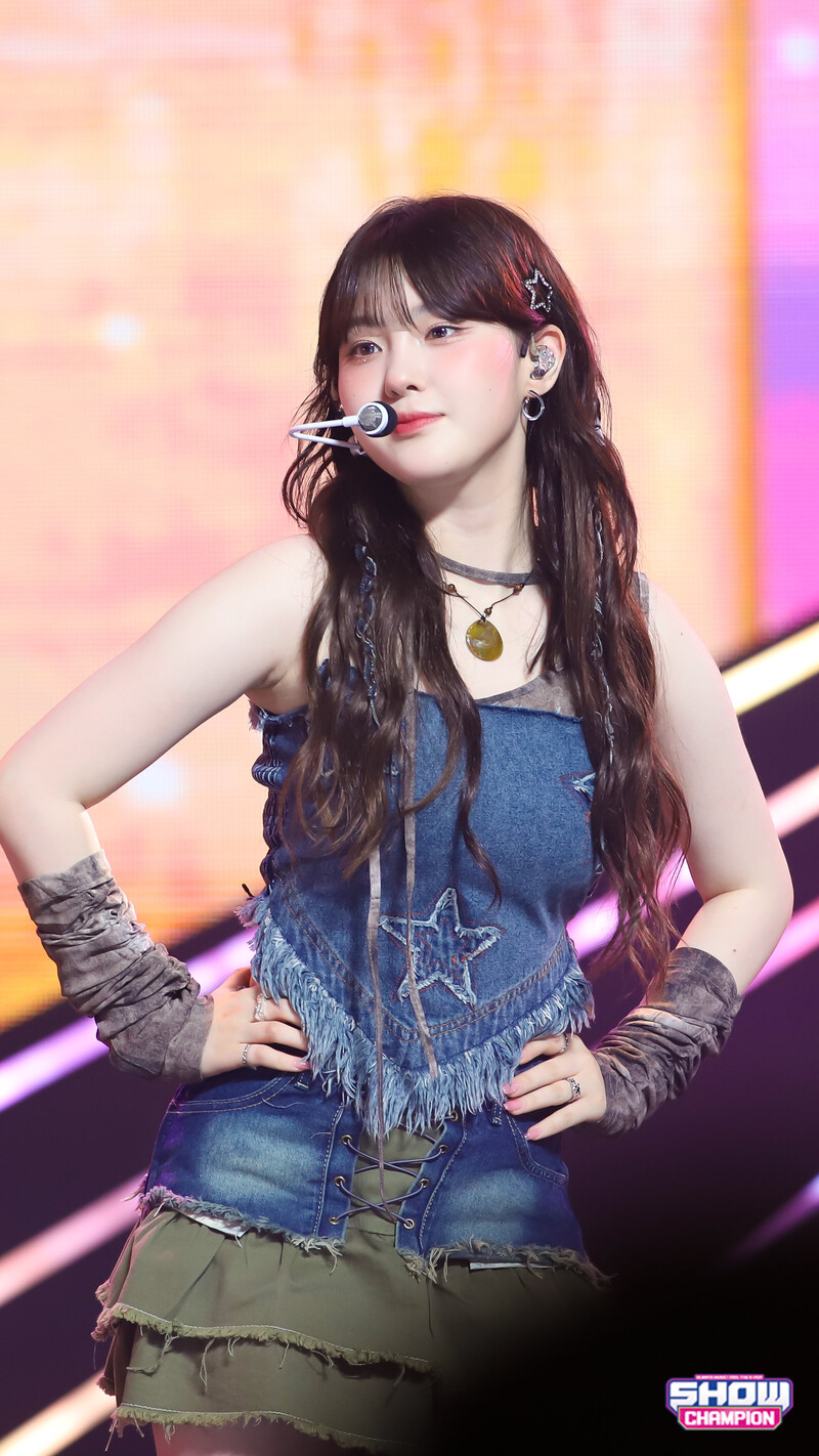 231011 Kep1er Chaehyun - 'Galileo' at Show Champion documents 4