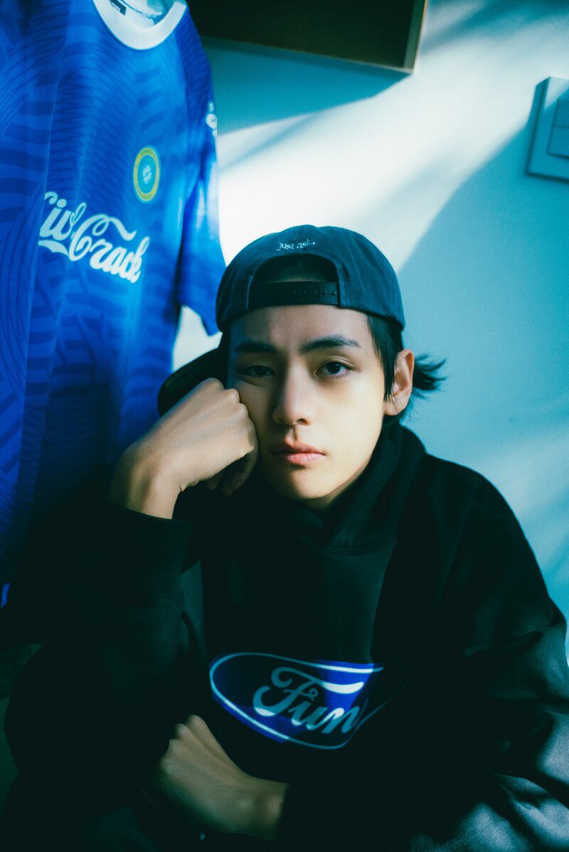 V - 'Layover' Concept Photo documents 2