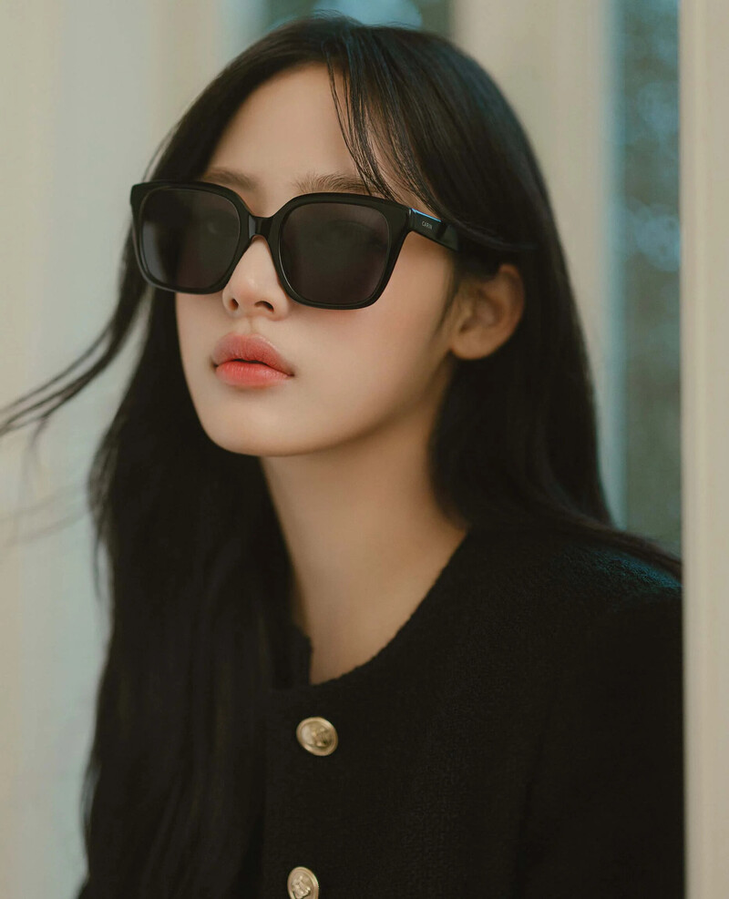 NewJeans for Carin - 24FW Eyeglasses Collection 'Can't Take My Eyes Off You' documents 1