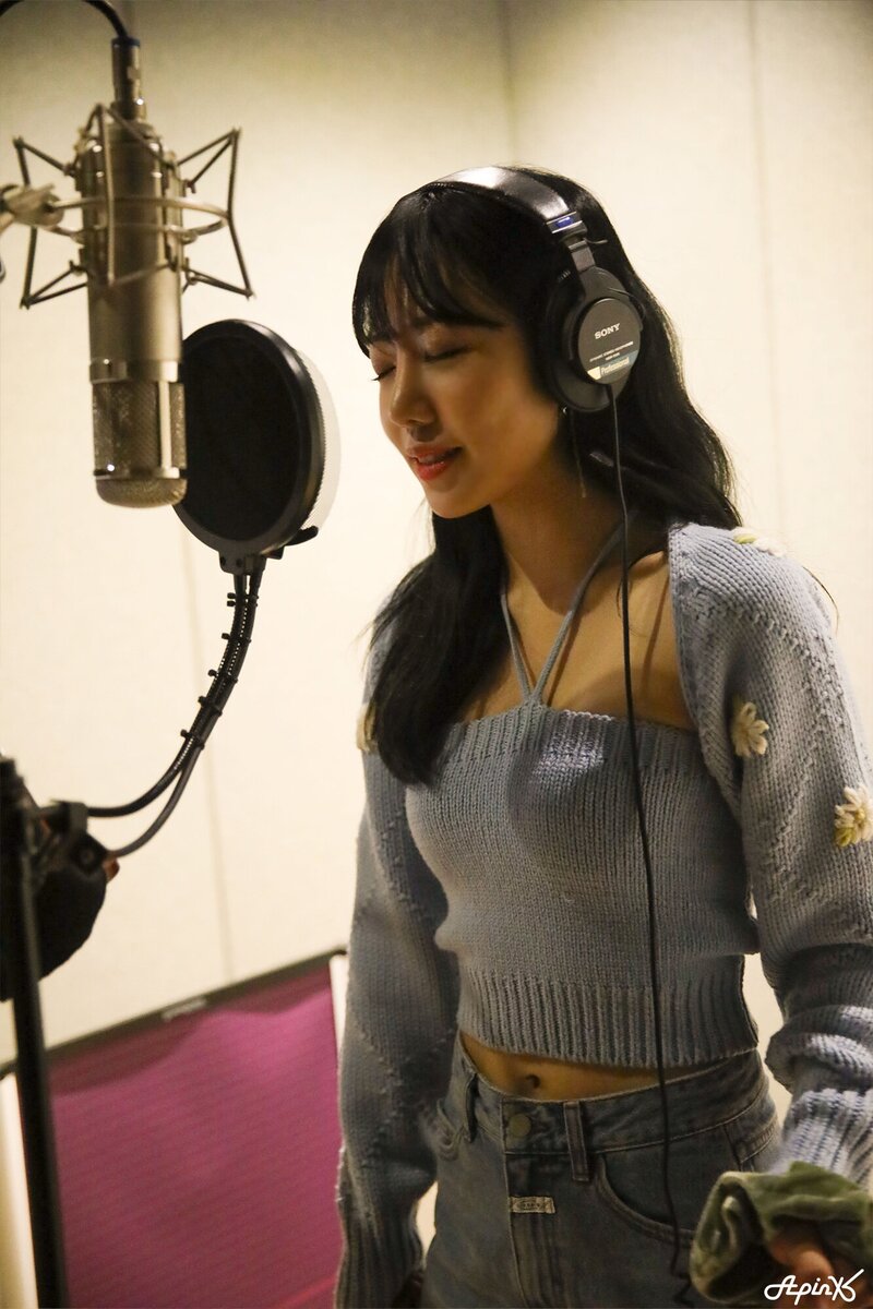 220420 IST Naver post - APINK 'I want you to be happy' recording behind documents 13