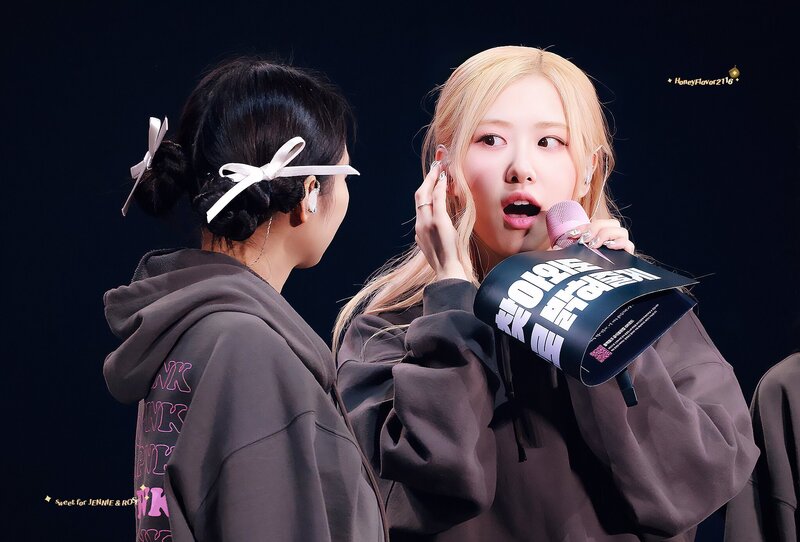 221016 BLACKPINK Jennie & Rosé - 'BORN PINK' Concert in Seoul Day 2 documents 5