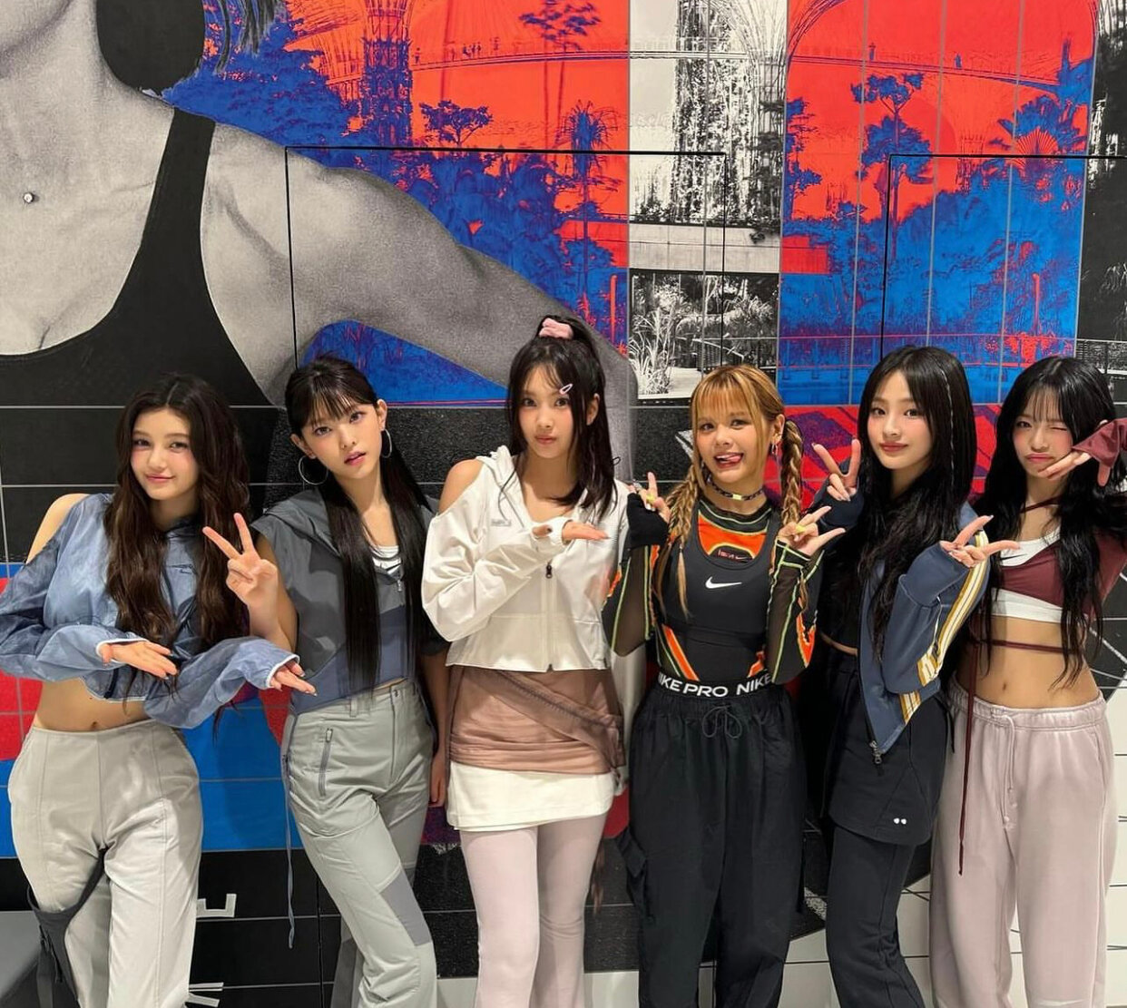 NewJeans' “Get Up” Becomes 1st K-Pop Girl Group Album To Chart In Top 20 Of  Billboard 200 For 4 Weeks