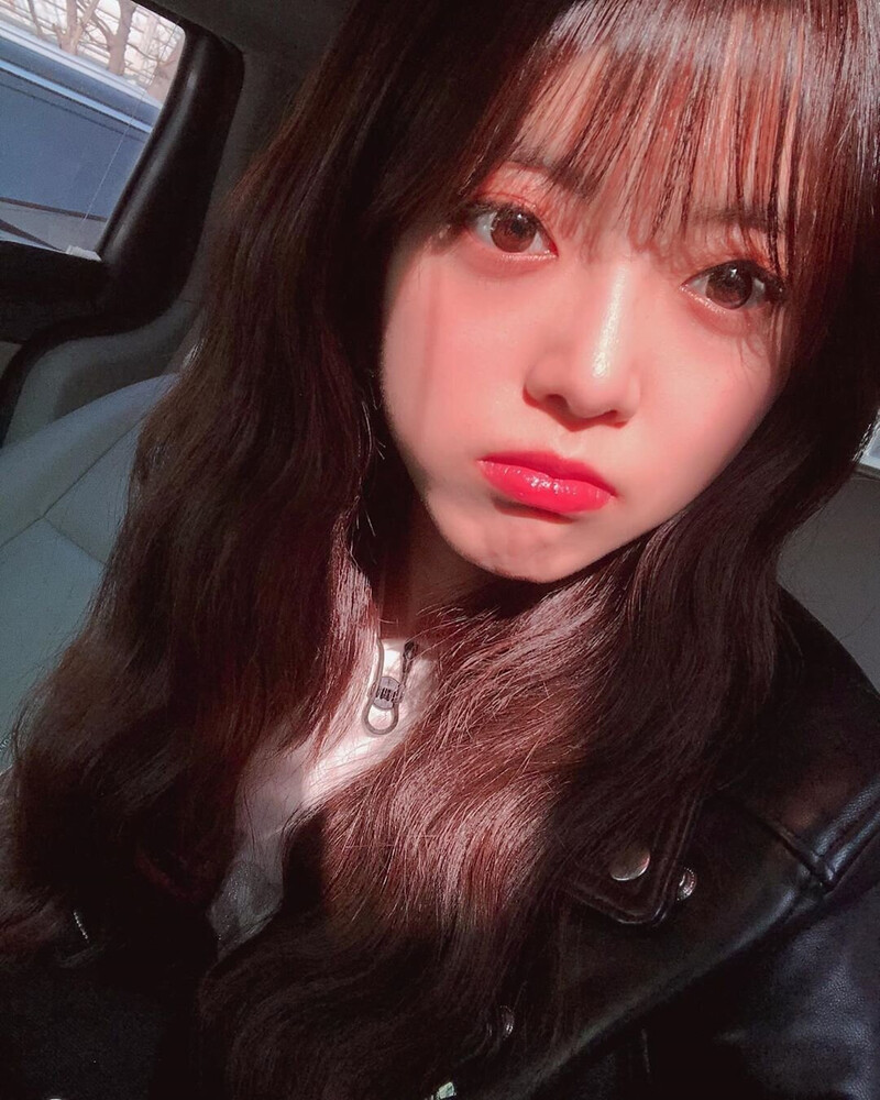 200312 Suyeon Instagram updates documents 3