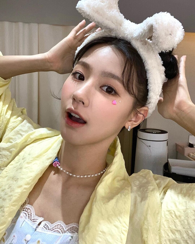 210630 Miyeon Instagram Update ((G)I-DLE) documents 3