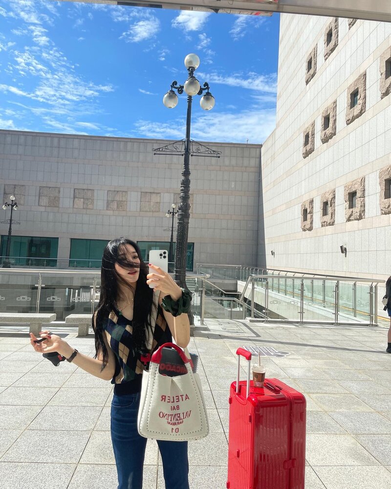 210927 Tiffany Young Instagram Update documents 4
