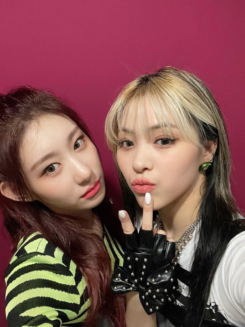 211002 ITZY Twitter Update documents 2