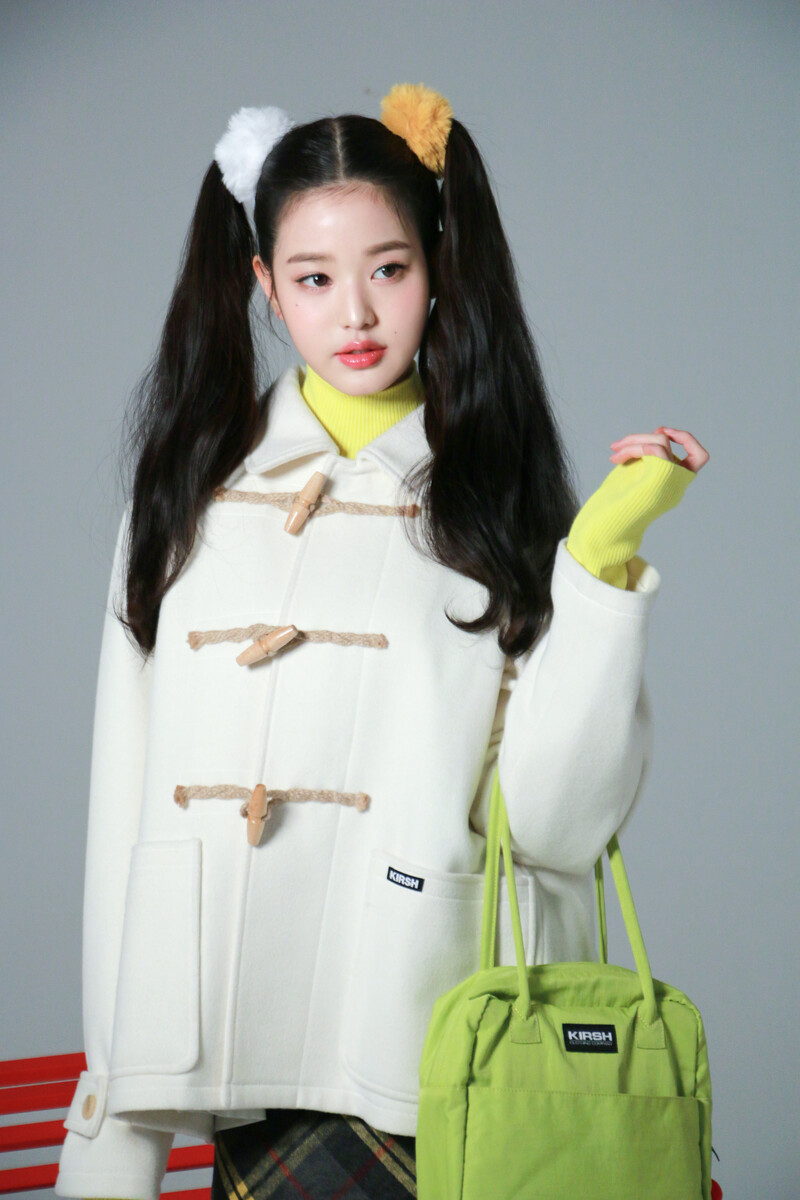 211027 Starship Naver Post - Wonyoung x KIRSH Behind documents 8