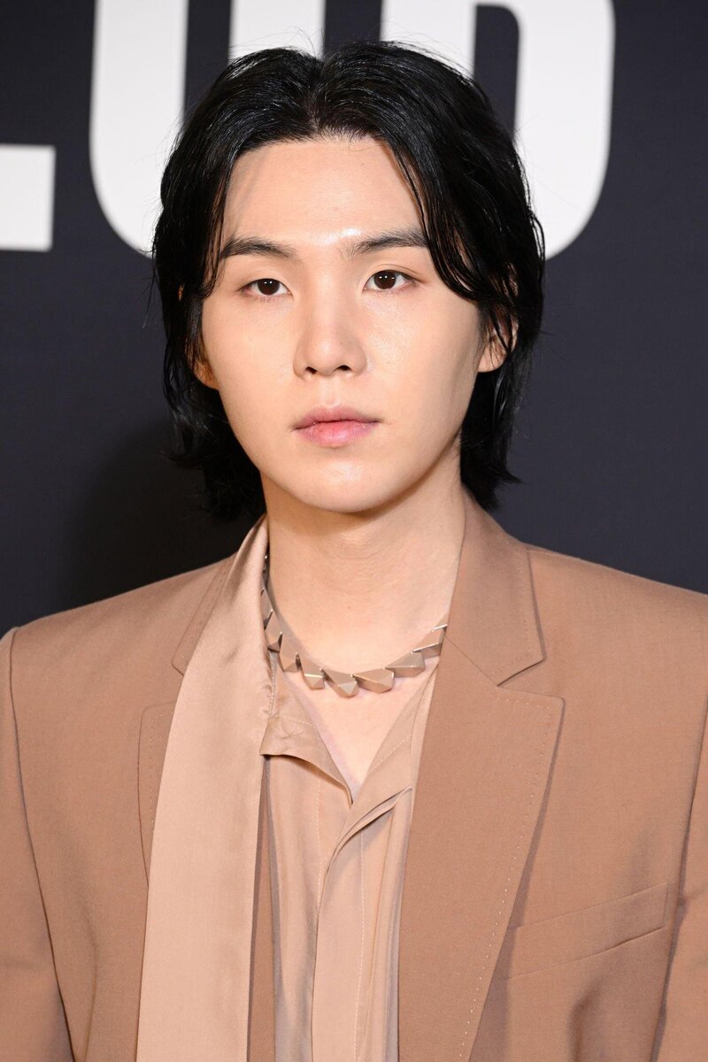 230126 SUGA- VALENTINO Le Club Haute Couture Collection at Paris Fashion Week documents 4