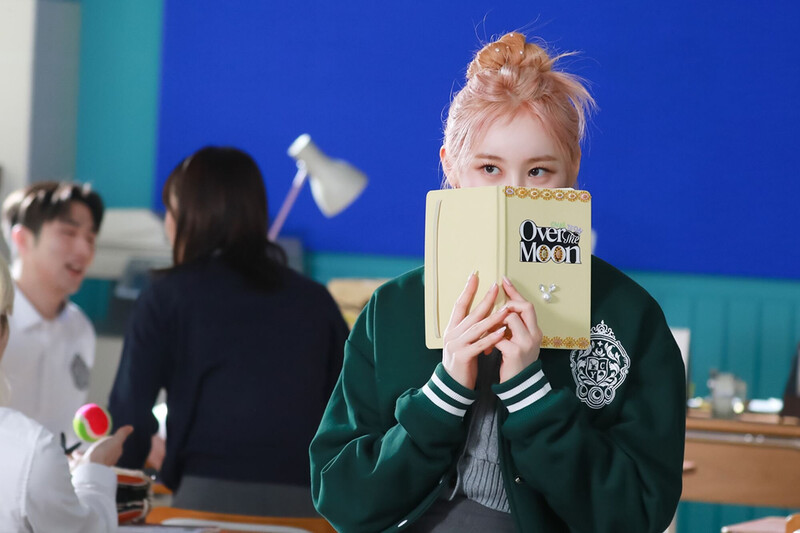 230413 Melon Magazine - LEE CHAE YEON - 'KNOCK' MV Behind documents 7