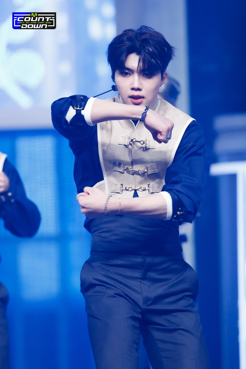 231109 ZEROBASEONE Gunwook - "Crush" and "Melting Point" at M Countdown documents 1