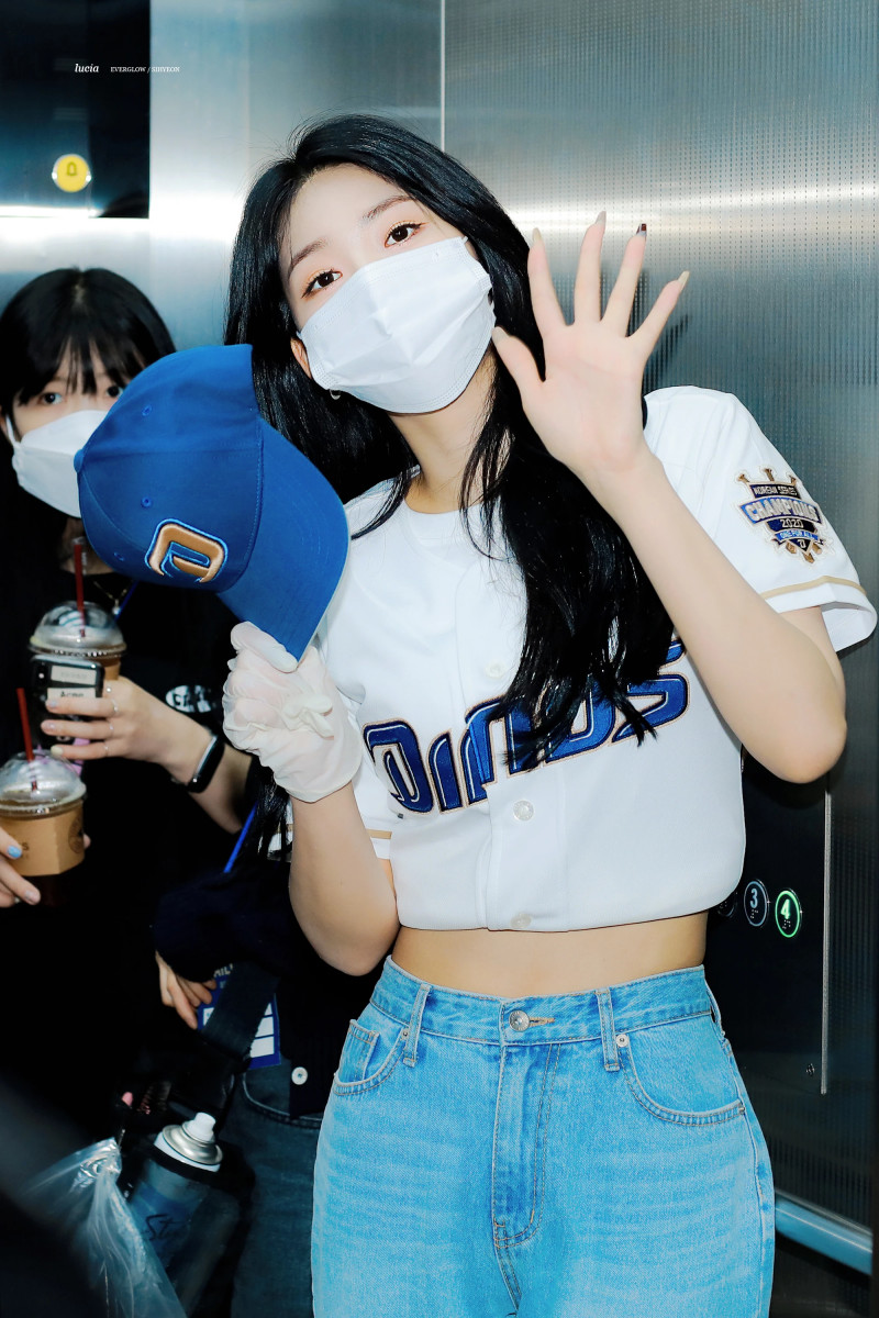 210514 EVERGLOW Sihyeon - First Pitch for NC Dinos documents 1