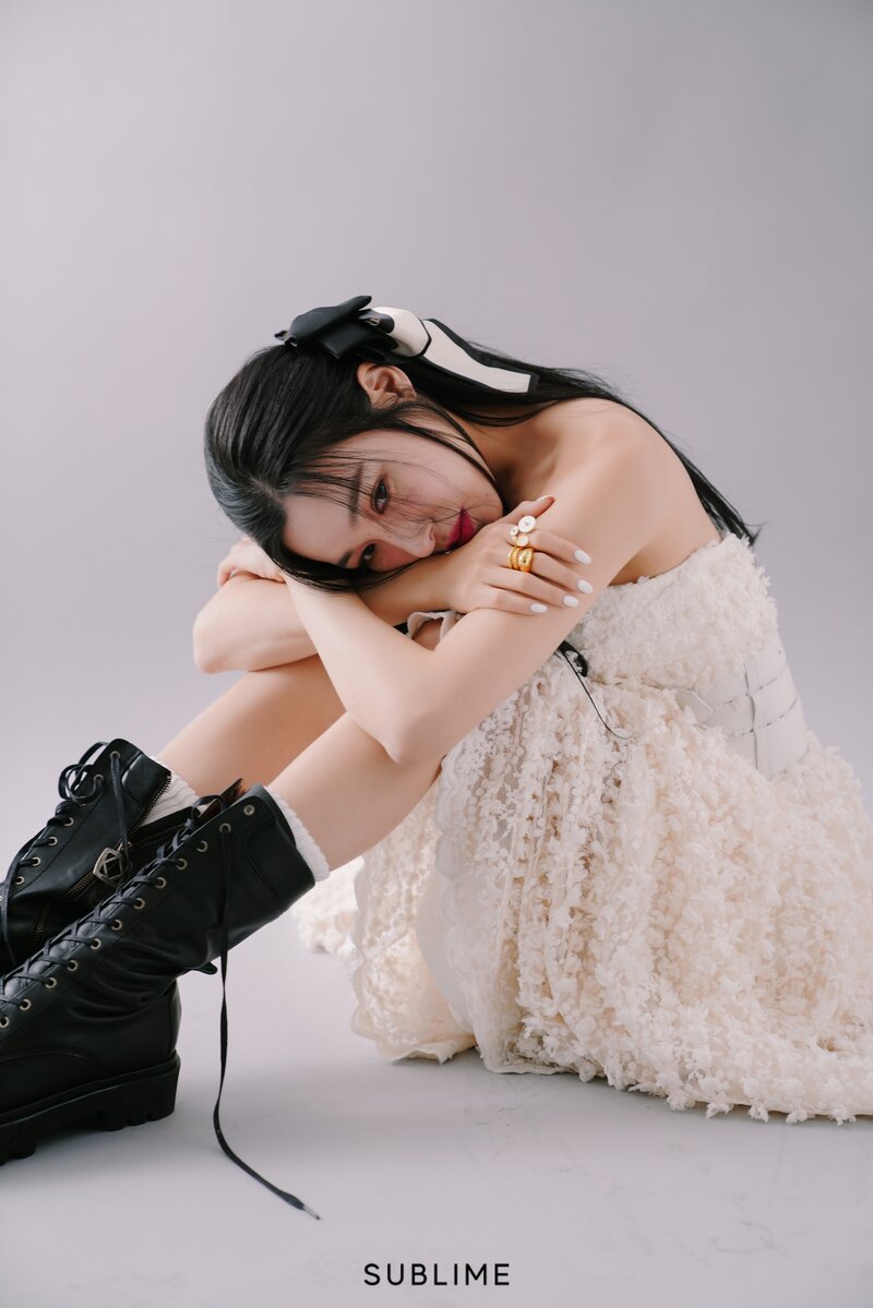 230308 SUBLIME Naver Post - Tiffany Young - Harper's Photoshoot Behind documents 11