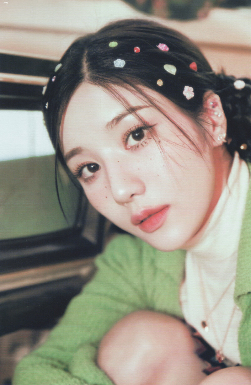 Kwon Eunbi 2023 Season's Greetings (Scans) documents 5