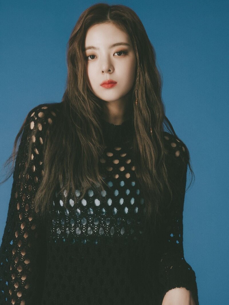 220403 ITZY for ELLE Girl documents 3