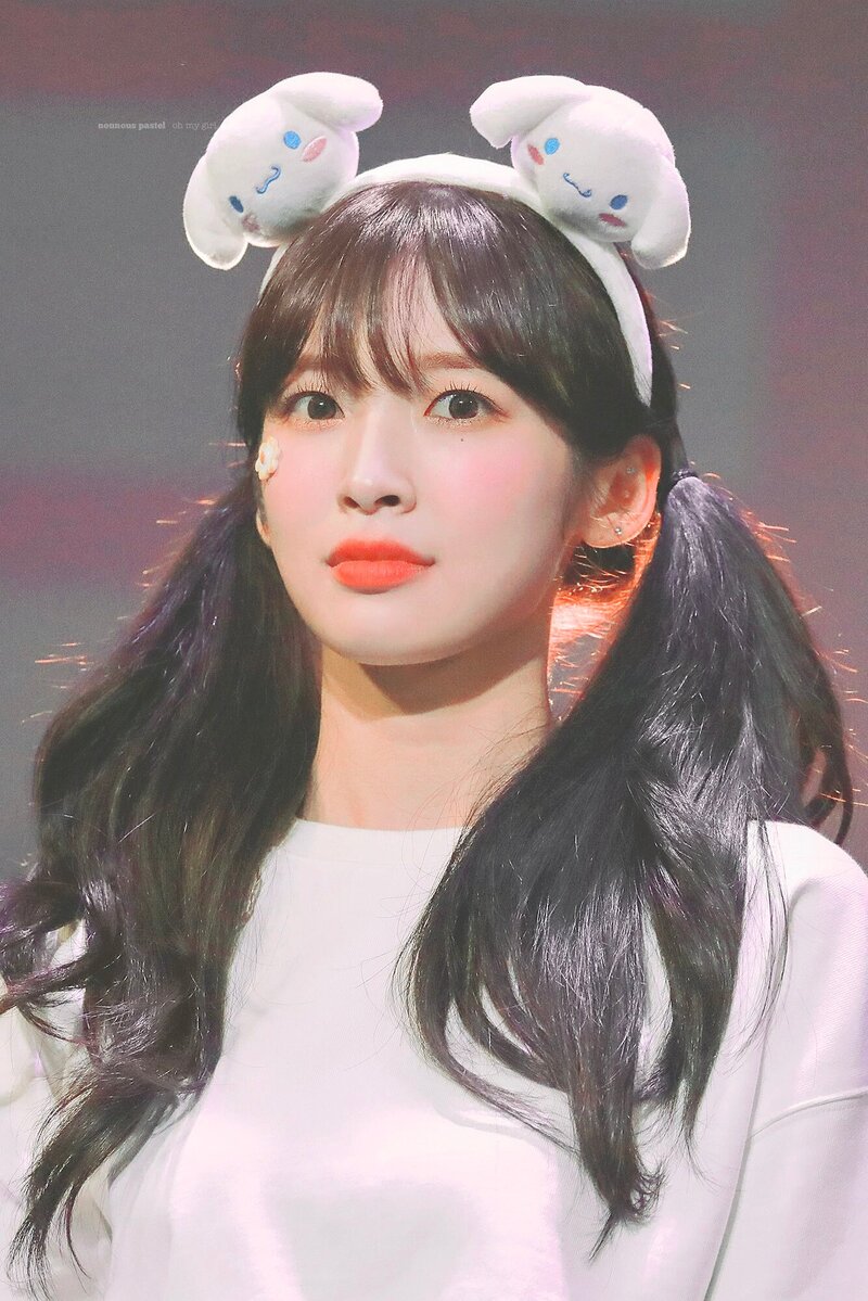 220430 Oh My Girl's Arin at 7th Anniversary Fanmeeting documents 8