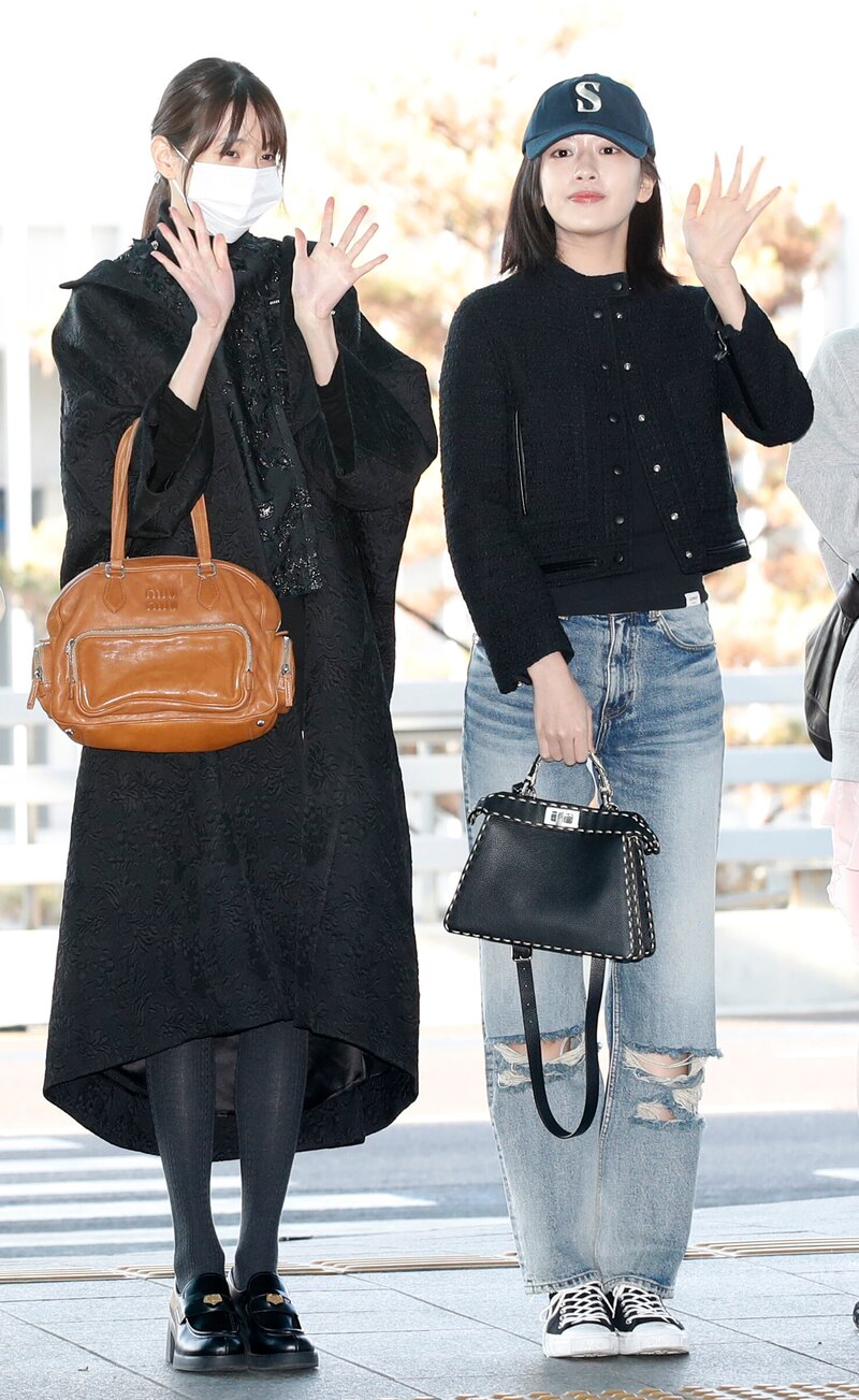 240216 IVE at Incheon International Airport documents 2