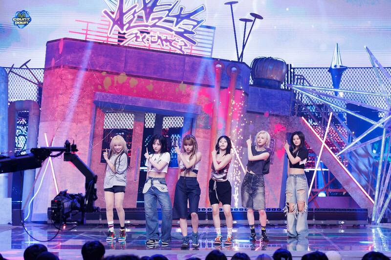 240822 NMIXX - 'See that?' + 'Love is Lonely' at M Countdown documents 4