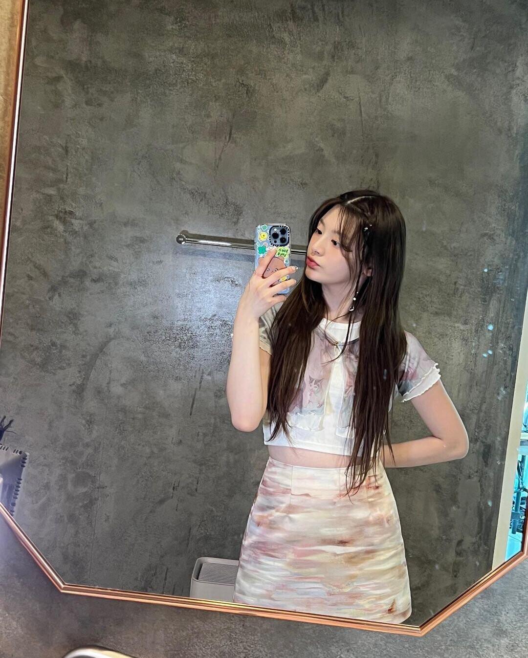 230528 STAYC Instagram Update - Seeun | kpopping