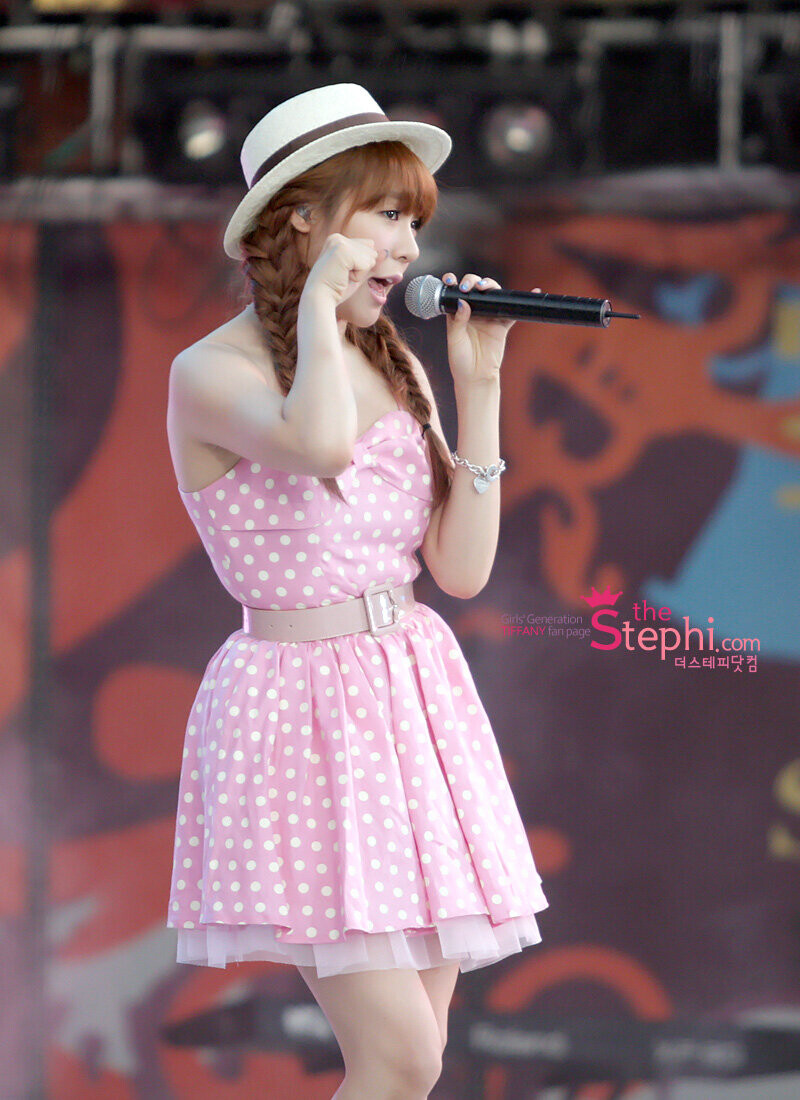 100821 Girls' Generation Tiffany at SMTOWN Live in Seoul documents 2