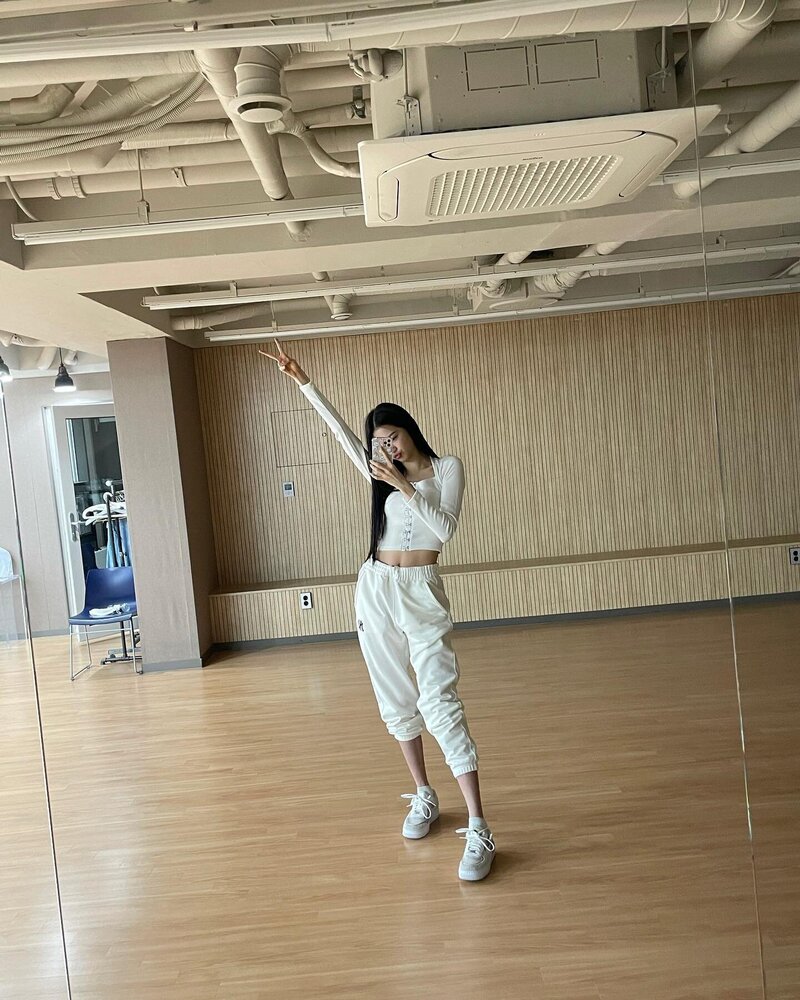 210730 Wonyoung Instagram Update documents 2