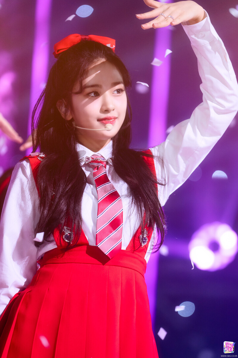 220501 IVE Yujin - 'LOVE DIVE' at Inkigayo documents 2