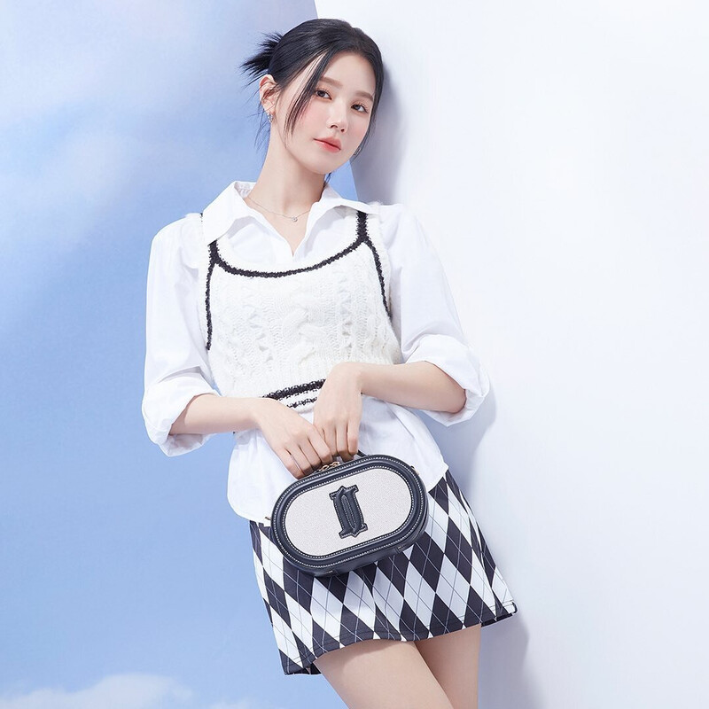(G)I-DLE MIYEON x MINNIE for J.ESTINA Bag Summer Collection documents 5
