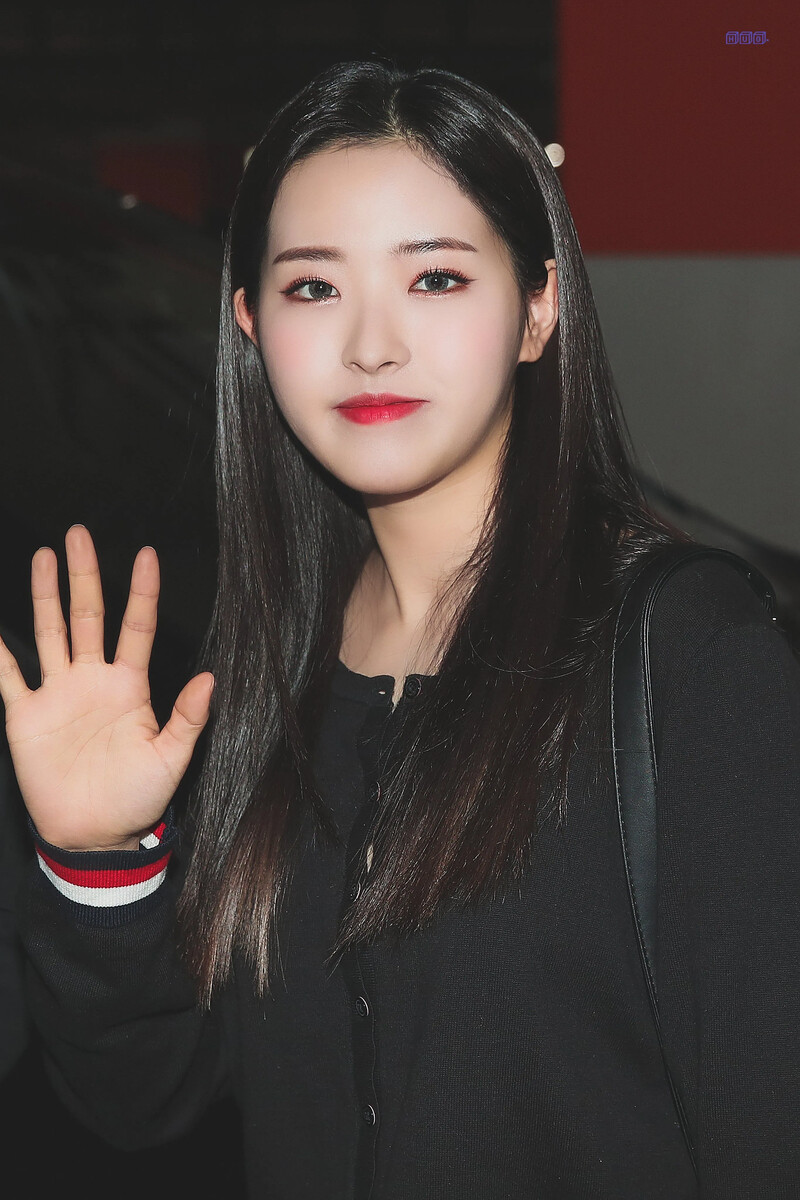 April 8, 2020 LOONA Olivia Hye | Kpopping