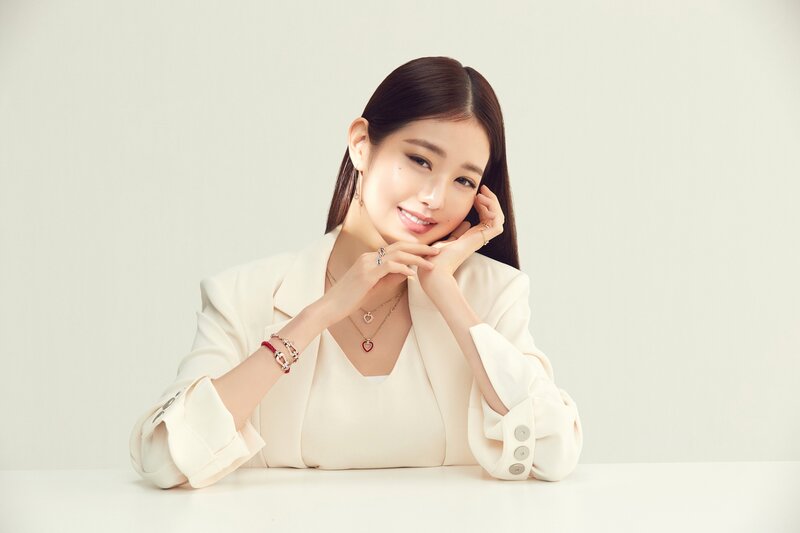 IVE Wonyoung for FRED Jewelry 2022 documents 2