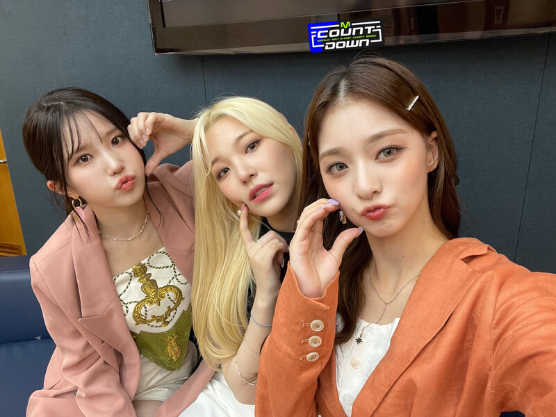 210916 fromis_9 SNS Update at M Countdown documents 3