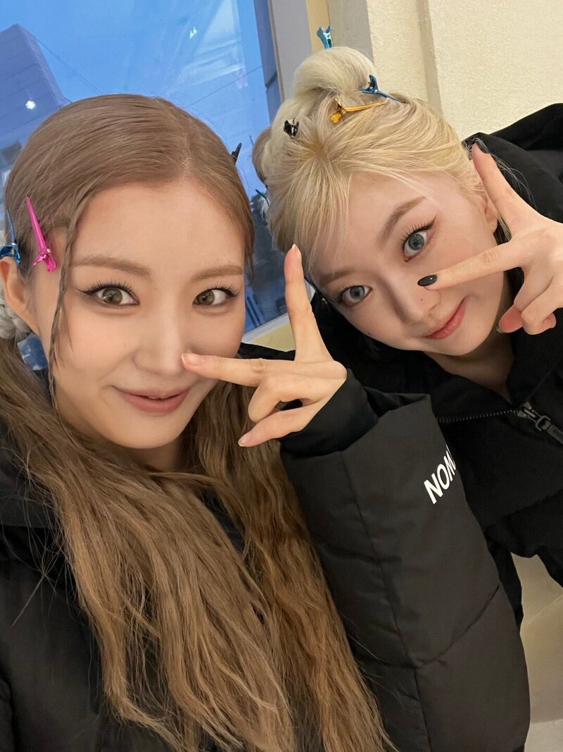 231019 - CRAXY Twitter Update with Woo-ah and Karin documents 2