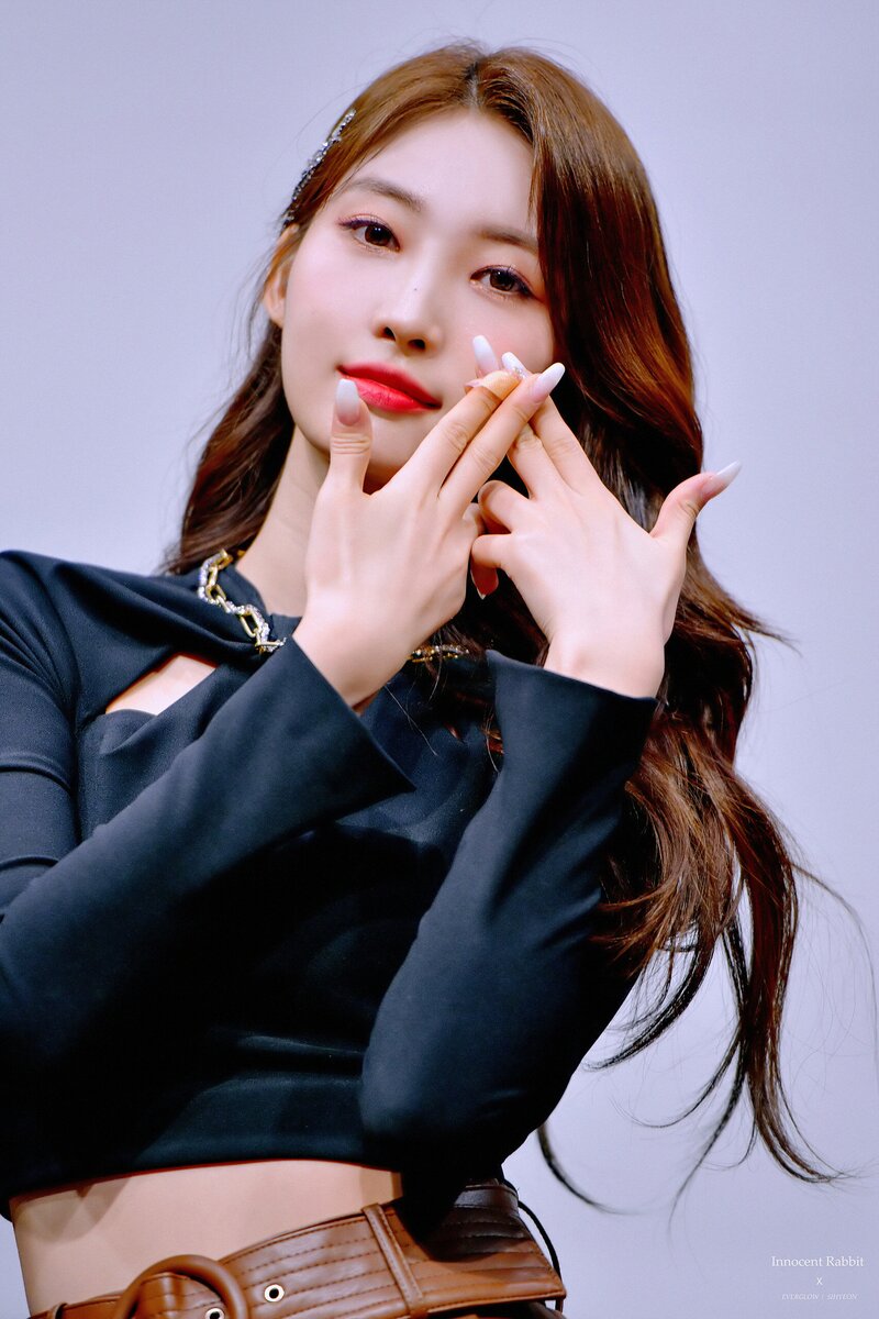 211211 EVERGLOW Sihyeon documents 3