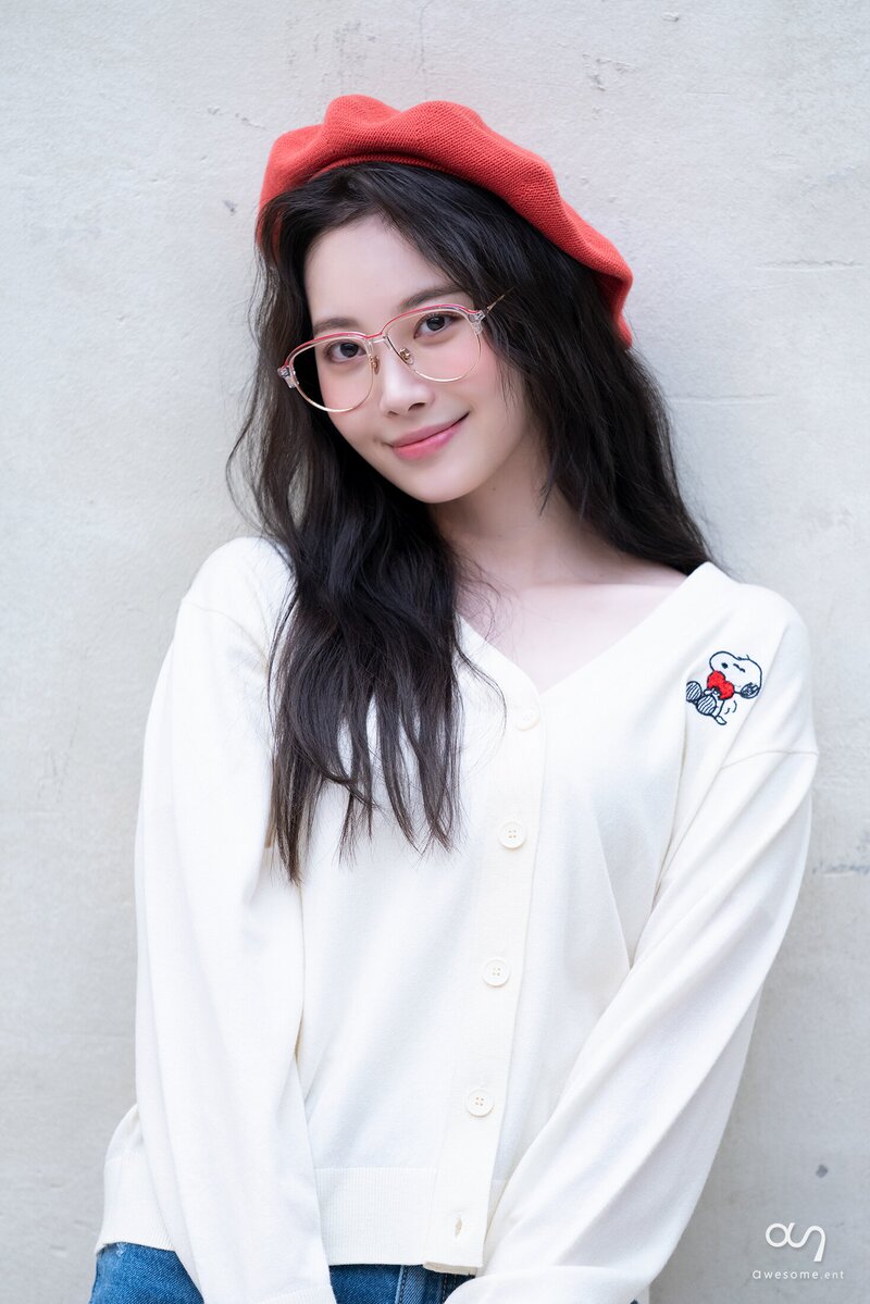 220218 Awesome Ent Naver Post - Kim Yura documents 4
