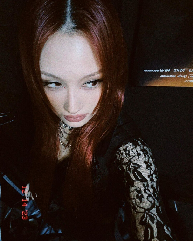 231214 Siyeon Instagram Update documents 5