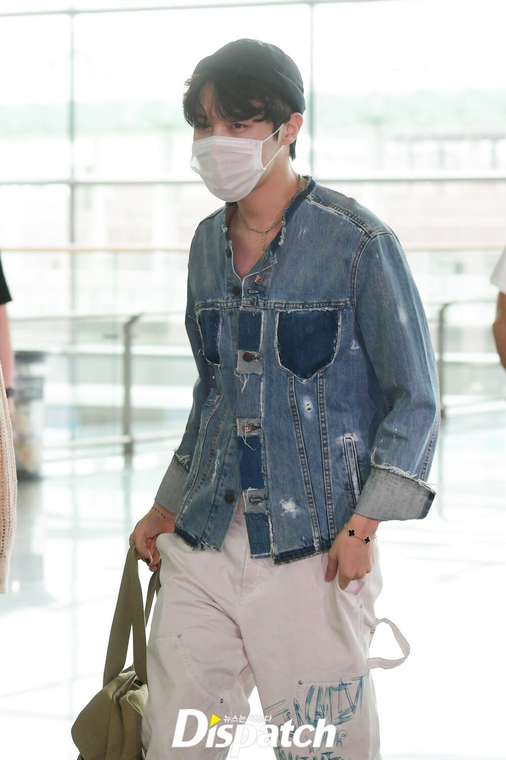 220529 BTS J-Hope at Incheon International Airport Departing for