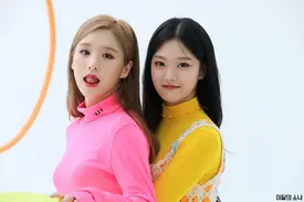 211125 Blockberry Naver Post - LOONA Japan Debut: HULA HOOP Album Behind