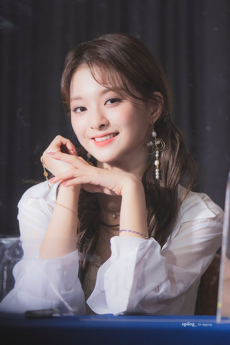 210522 fromis_9 Nagyung documents 5