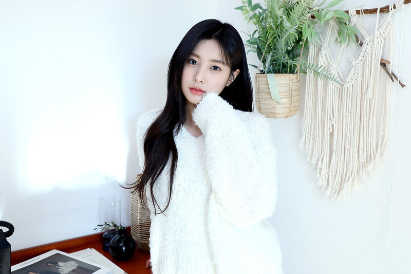 220112 8D Naver Post - Hyewon 'W' MV Shoot Behind documents 7