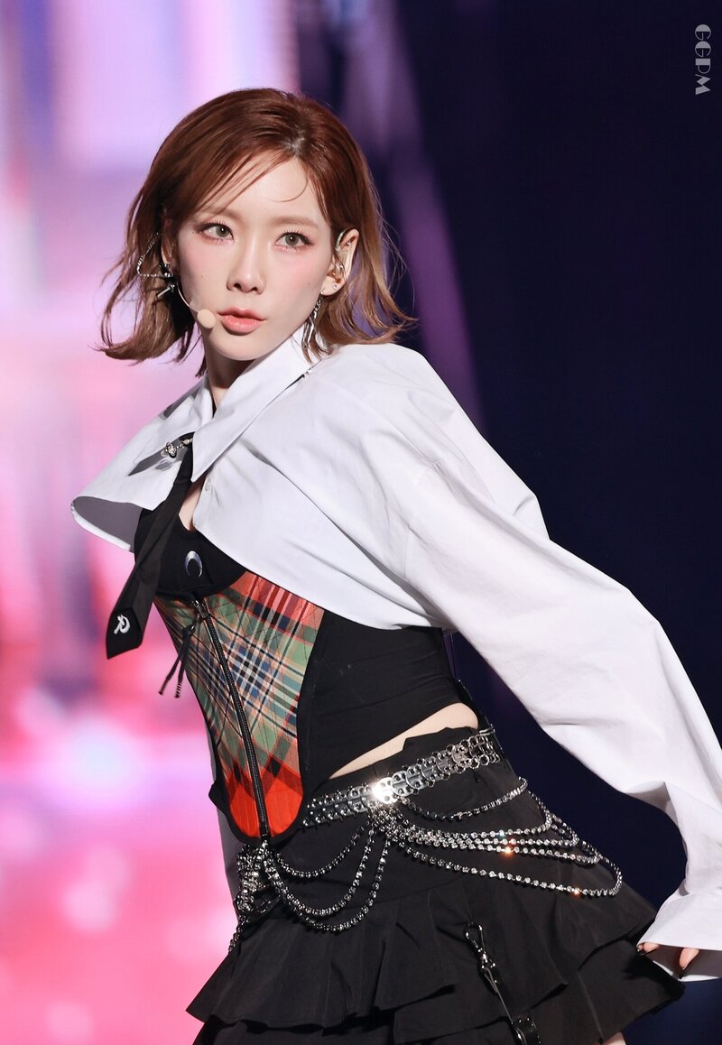 220820 Taeyeon at SMTOWN LIVE 2022: SMCU EXPRESS documents 4