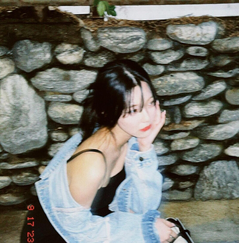 230918 fromis_9 Jiheon Instagram Update documents 3