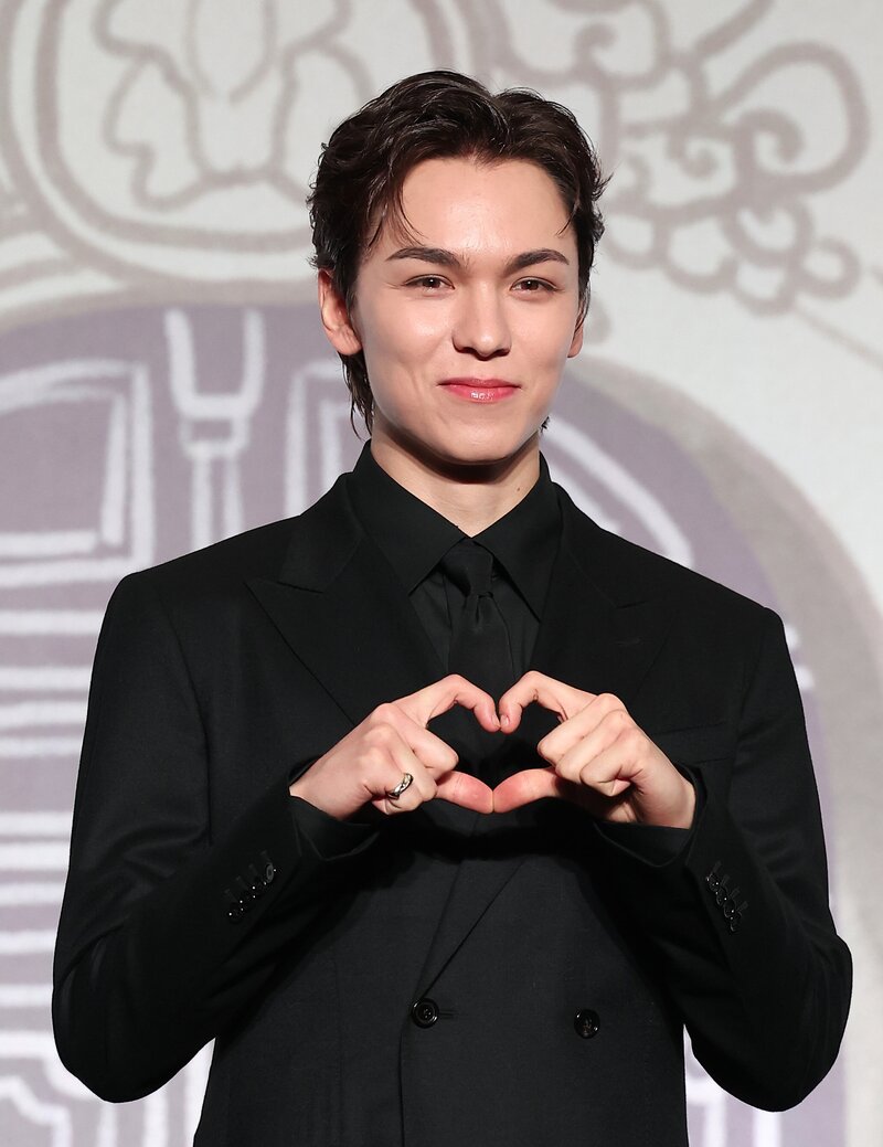 240429 SEVENTEEN Vernon - SEVENTEEN BEST ALBUM '17 IS RIGHT HERE' Press Conference documents 1