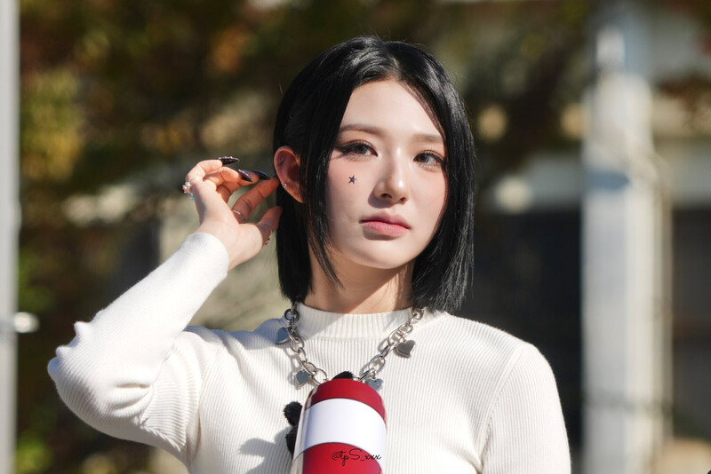 241026 tripleS Xinyu - Show Music Core Mini Fanmeeting documents 5